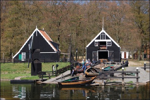 Openluchtmuseum Arnhem Scheepswerf uit Marken