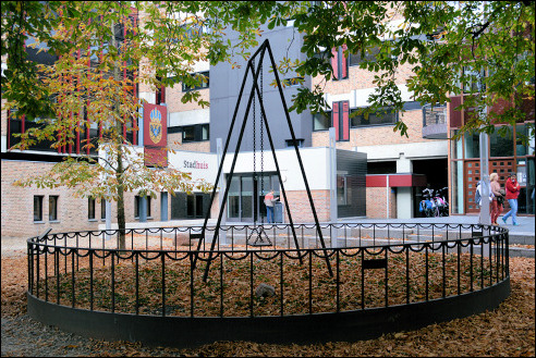 Schommel bij stadhuis Nijmegen