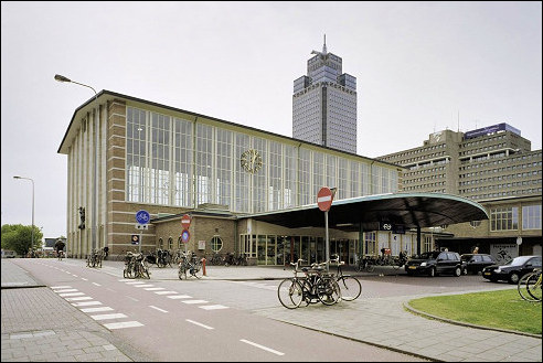 Station Amsterdam Amstel
