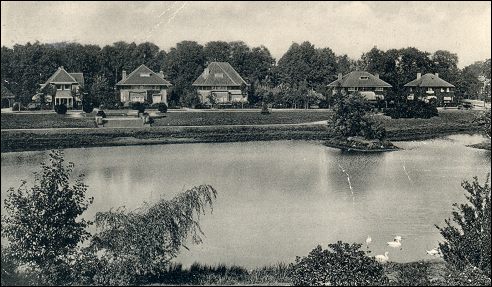 Laaperspark met vijver