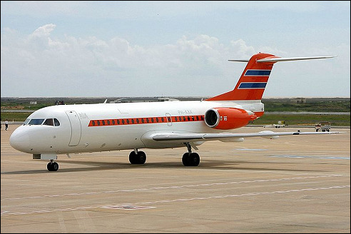 Fokker 70 PH-KBX op Faro in Portugal