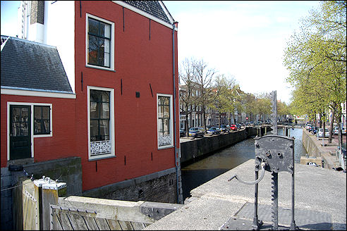 Havensluis vanaf tolhuis richting centrum Gouda