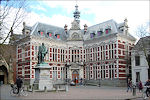 Het Academiegebouw aan het Domplein in Utrecht